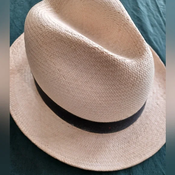 Trilby Style Hat Straw Fedora with Black Band Vacay Trends - Picture 2 of 10